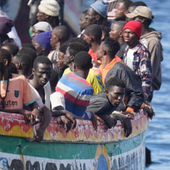 Senegal intercepta dos cayucos con 420 personas rumbo a Canarias