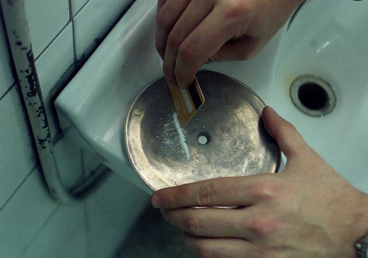 Una foto de recurso de un consumidor de cocaína