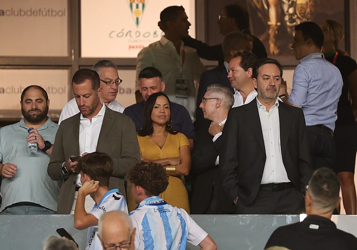 Faisal Bin Jamil y Antonio Fernández Monterrubio en el palco de El Arcángel