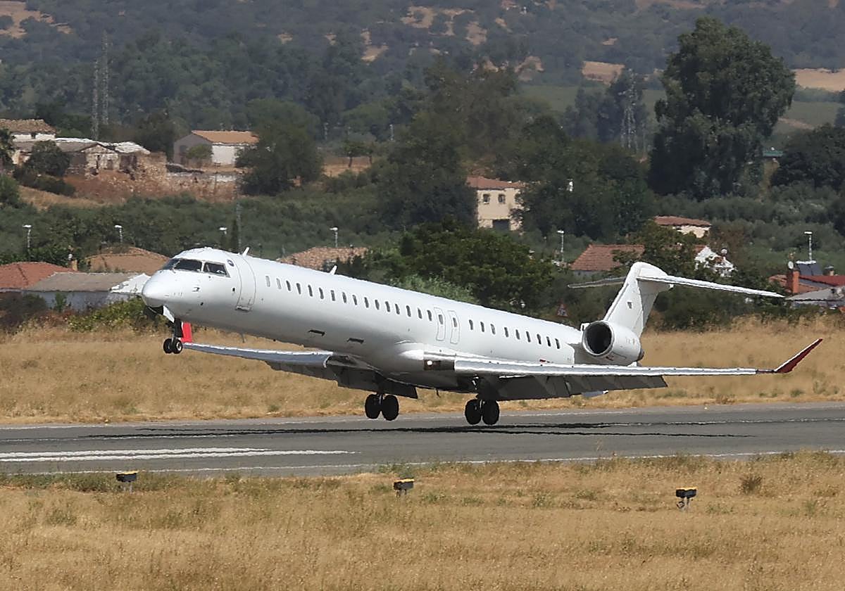 Vuelo de Air Nostrum en el aeropuerto de Córdoba en agosto