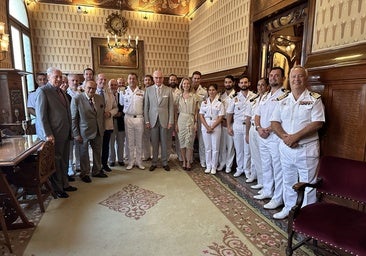 Diez mil barceloneses visitan el Juan Sebastián Elcano durante su estancia en la ciudad