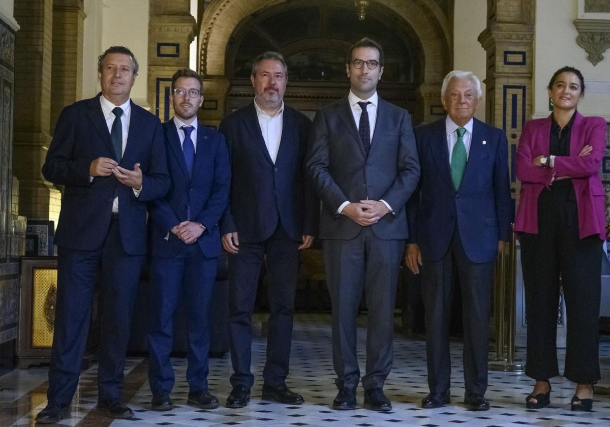 Espadas en un acto hoy en Sevilla con el ministro Carlos Cuerpo