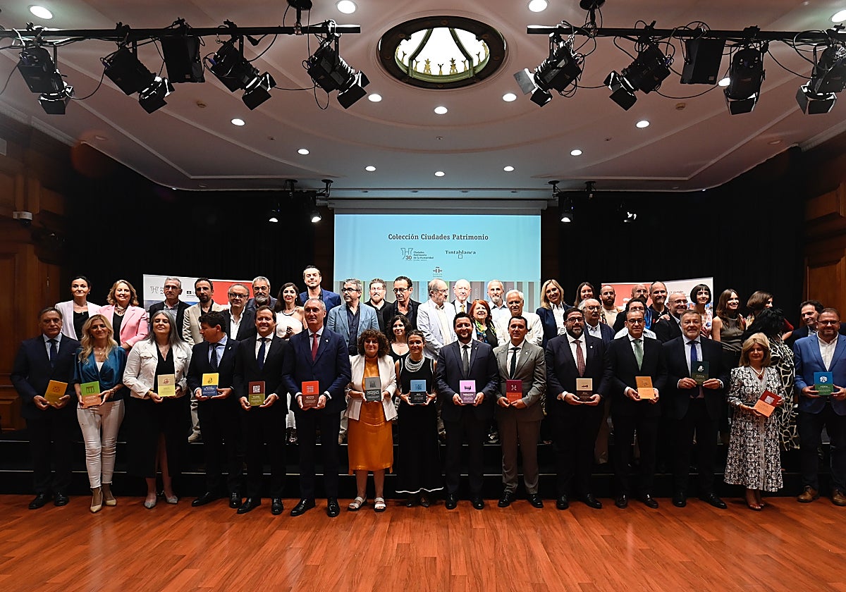 Asistentes a la presentación de la Colección Ciudades Patrimonio de la Humanidad