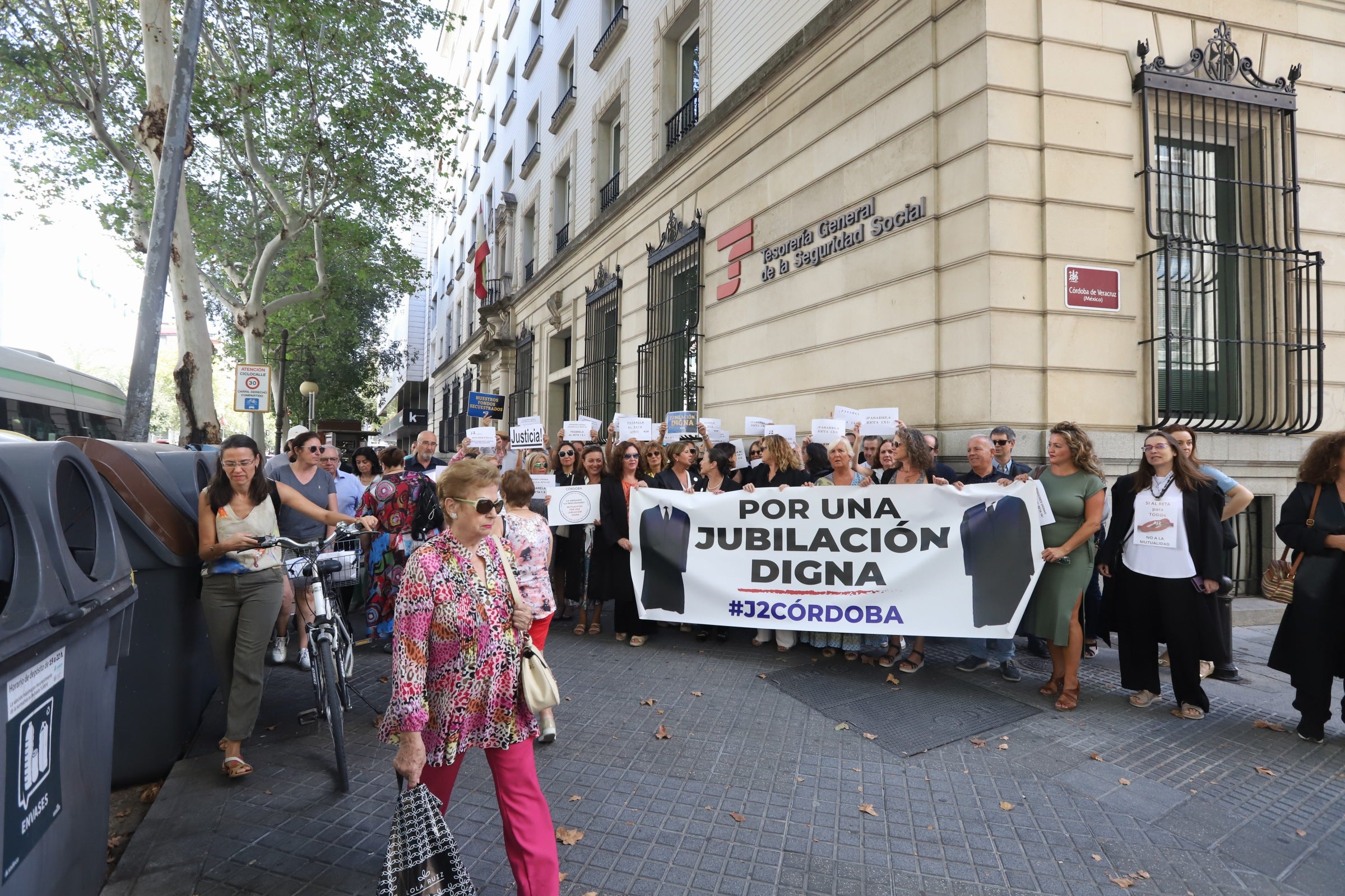 Fotos: la protesta de los abogados y procuradores cordobeses por sus pensiones