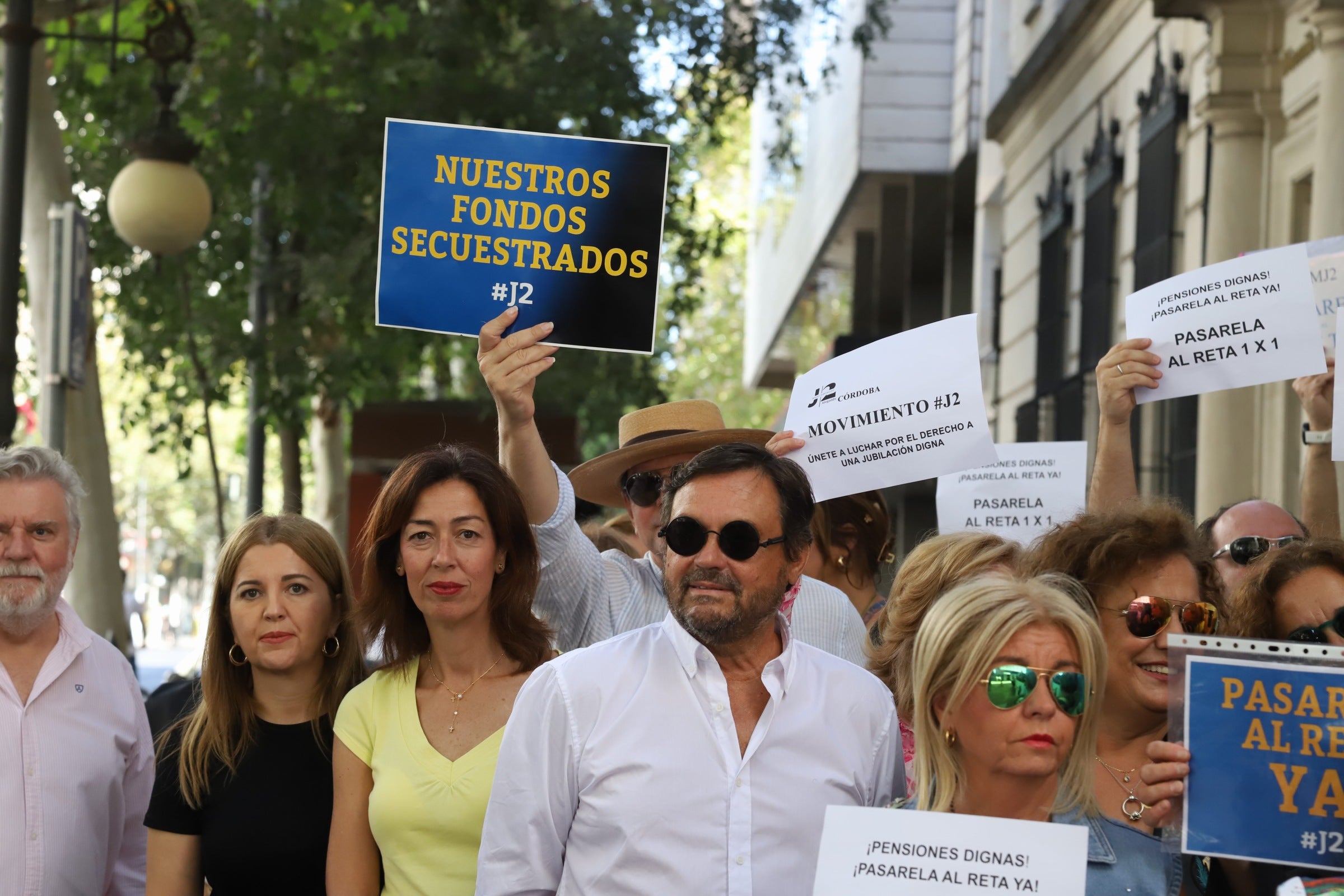 Fotos: la protesta de los abogados y procuradores cordobeses por sus pensiones