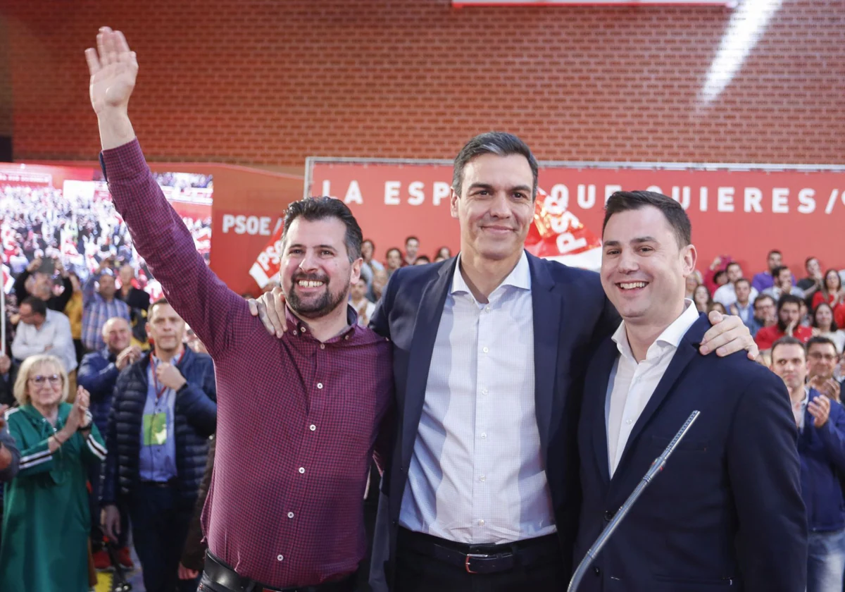 Tudanca, Sánchez y Cendón en un acto electoral en abril de 2019