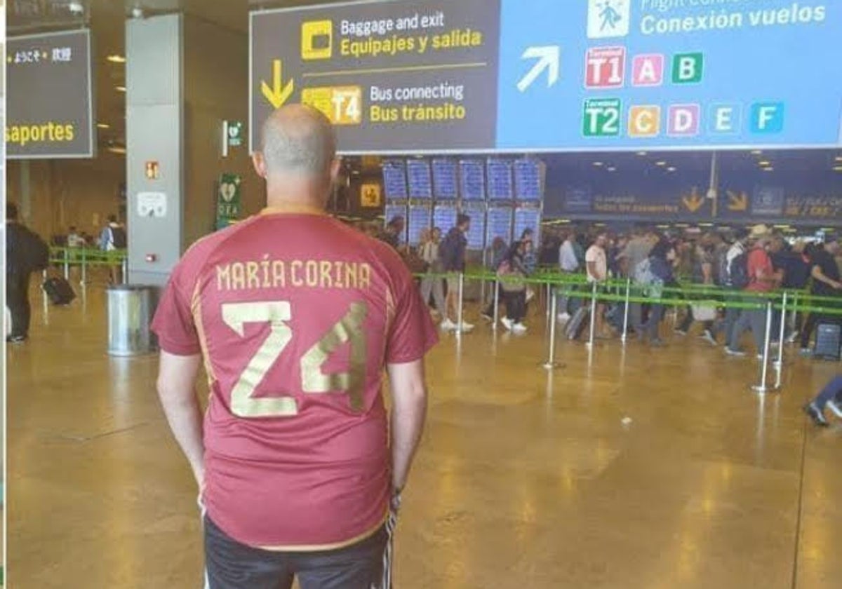 Imagen de Carlos Albert a su llegada a Barajas tras ser deportado de Venezuela