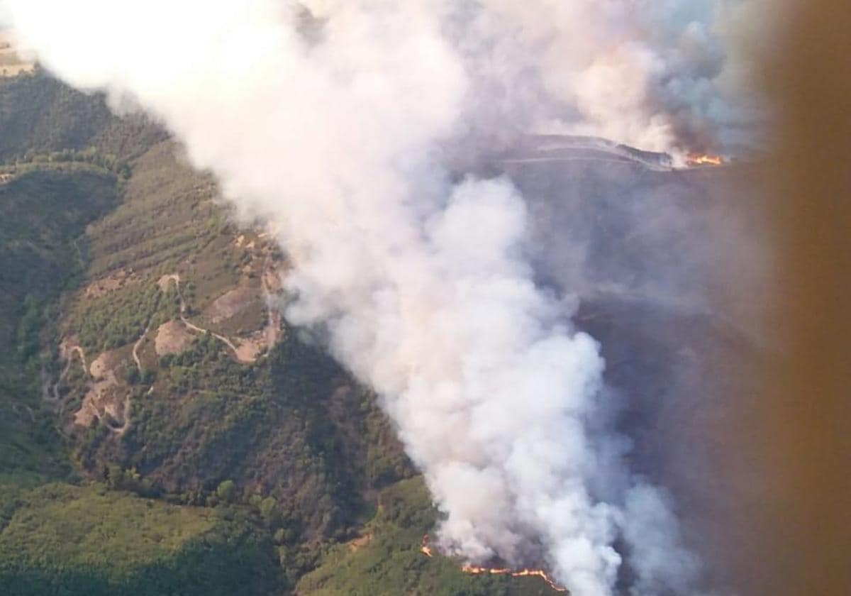 Imagen del incendio de nivel 2 en Brañuelas