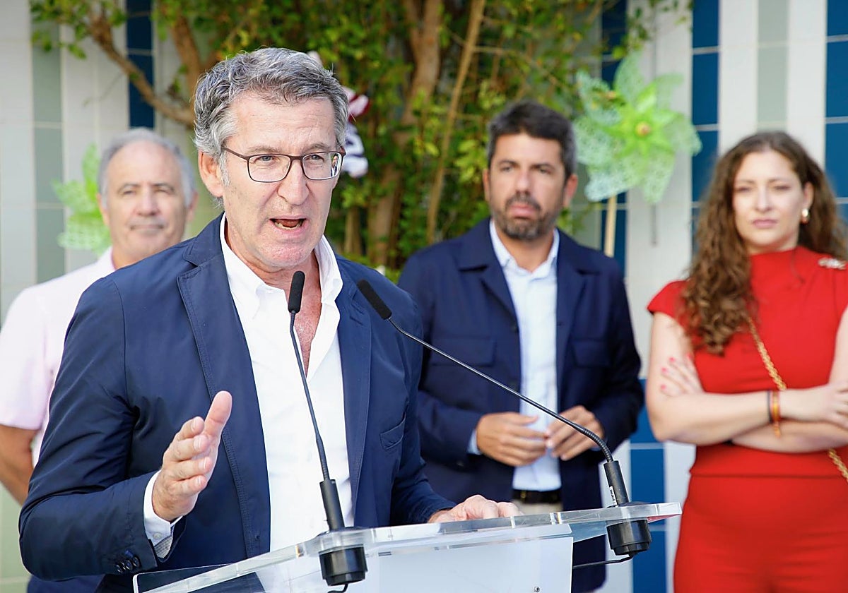 El presidente del Partido Popular, Alberto Núñez Feijóo, realiza una intervención en Alicante