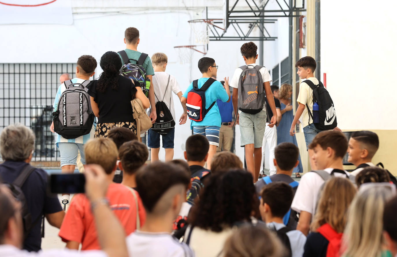 La vuelta a clase en Secundaria, Bachillerato y FP en Córdoba, en imágenes