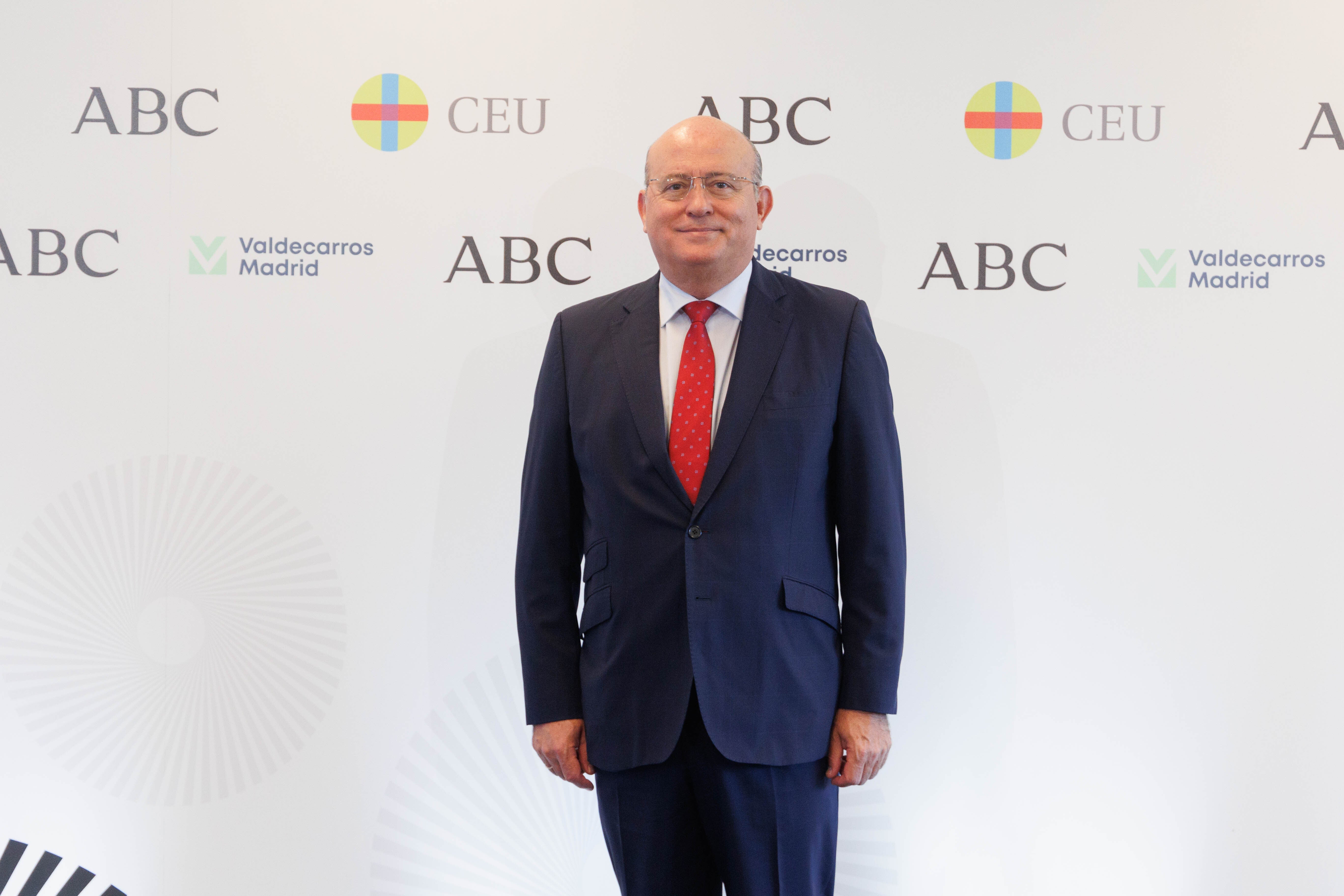 El director corporativo de RRII de la Fundación Universitaria San Pablo CEU, José Manuel Zuleta, llega al Foro ABC.