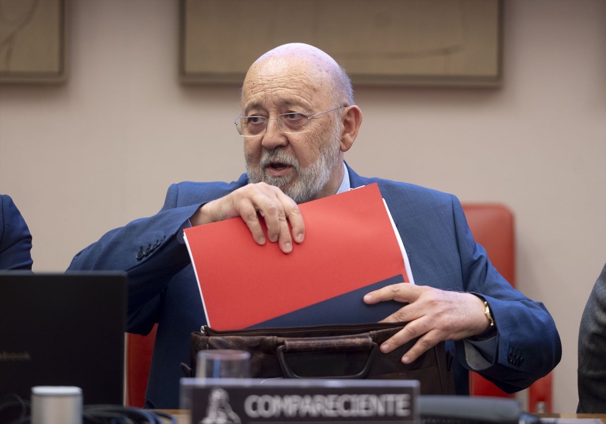 El presidente del Centro de Investigaciones Sociológicas (CIS), José Félix Tezanos, durante una comparecencia en el Congreso