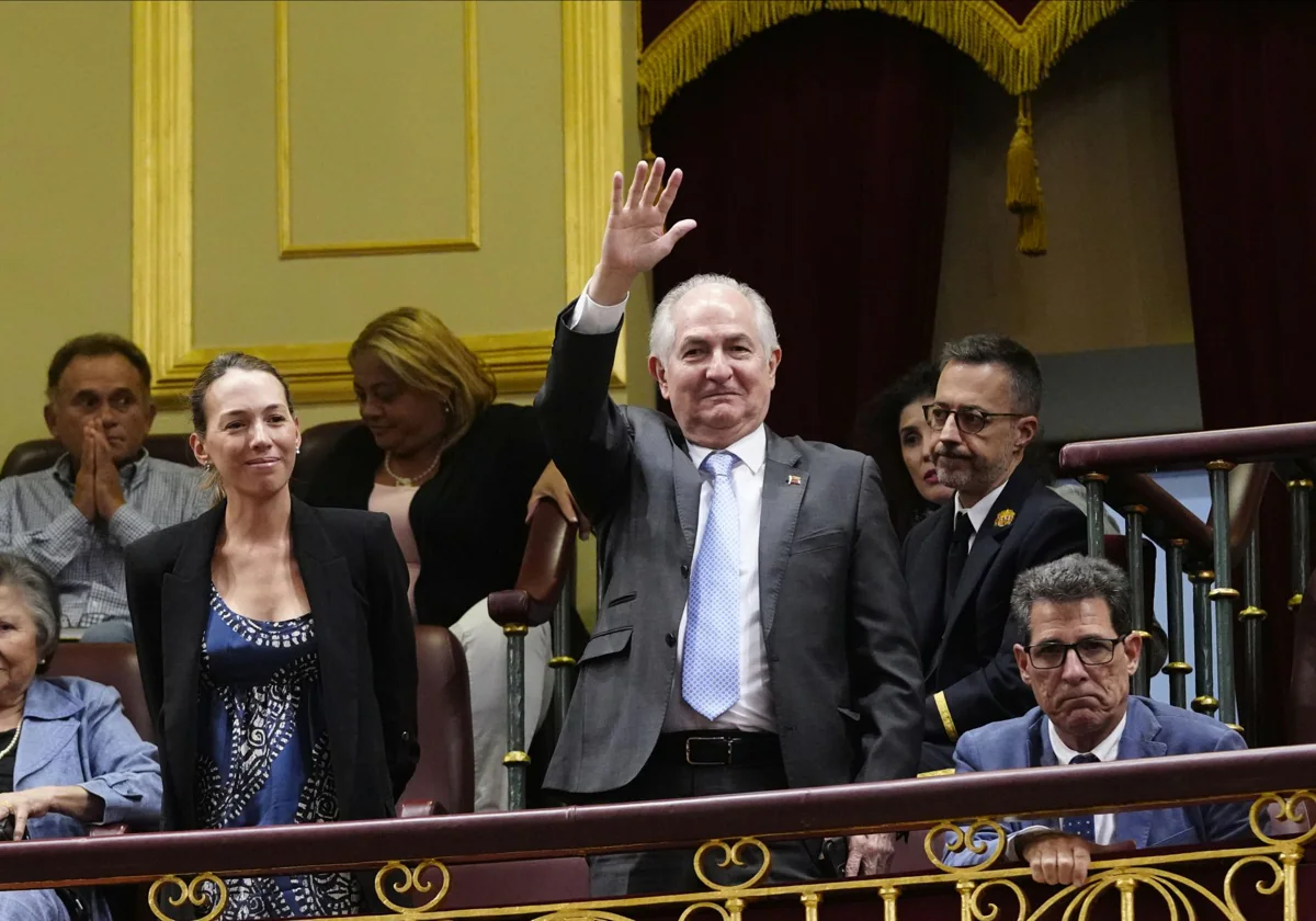 La hija de Edmundo González y Antonio Ledezma, la semana pasada en el Congreso