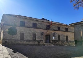 Prende fuego a una vivienda en un pueblo de Jaén con su expareja y un menor dentro