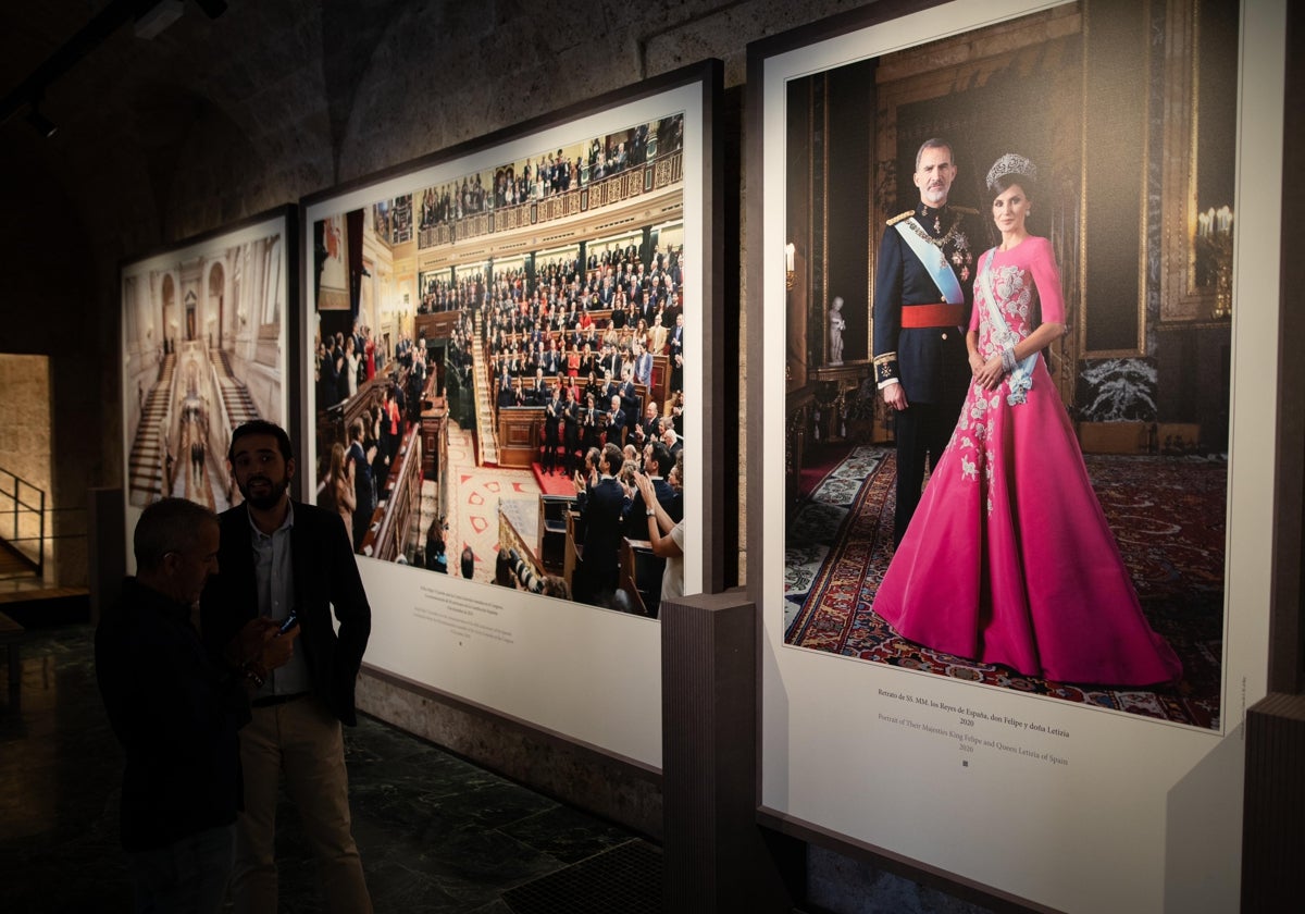 Un momento de la inauguración de la exposición en Granada