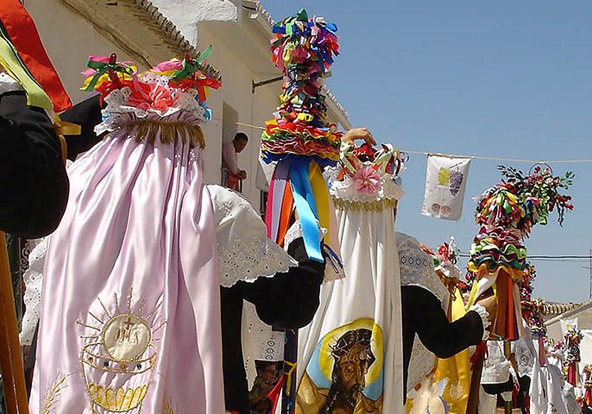 Danzantes en Camuñas