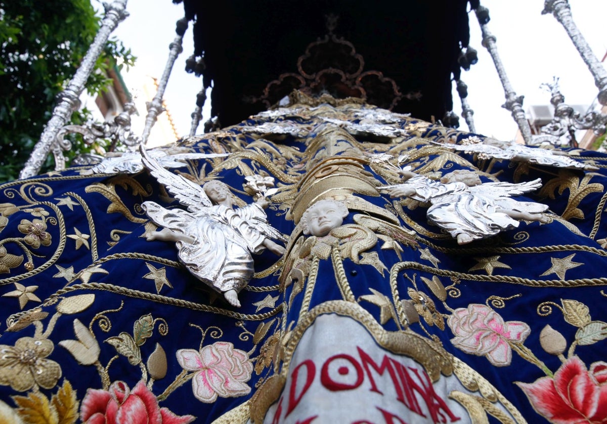 Manto de nuestra Señora Reina de los Ángeles de Córdoba