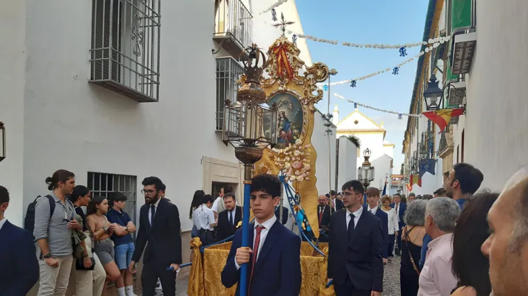 Estreno de los cuatro faroles de acompañamiento del Simpecado, llevado en parihuela