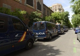 Un entrenador de voleibol en Madrid, acusado de agresión sexual a dos jugadoras, afronta 32 años de cárcel