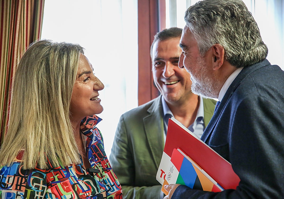 Tolón, ayer junto al presidente del Consejo Superior de Deportes (CSD), José Manuel Rodríguez Uribes