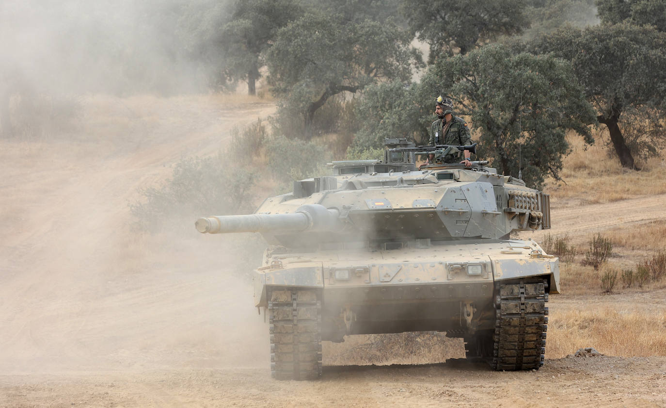 Fotos: Los militares de la BRI X se adiestran para sus misiones en el Líbano y Letonia