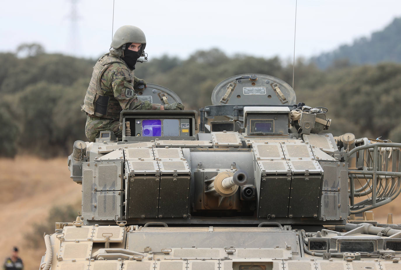 Fotos: Los militares de la BRI X se adiestran para sus misiones en el Líbano y Letonia