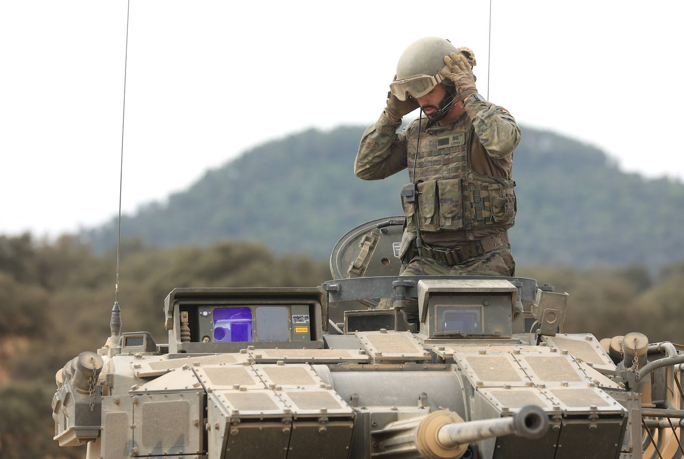 Fotos: Los militares de la BRI X se adiestran para sus misiones en el Líbano y Letonia