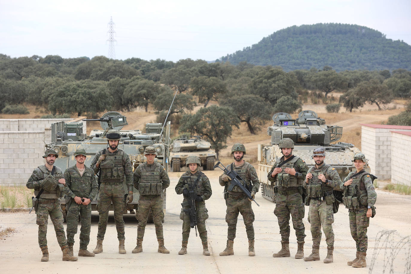 Fotos: Los militares de la BRI X se adiestran para sus misiones en el Líbano y Letonia