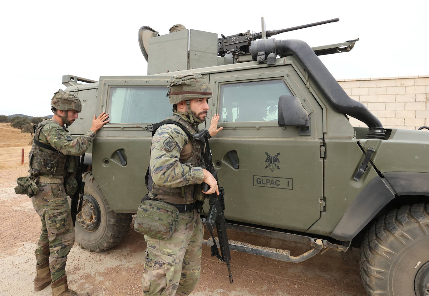 Fotos: Los militares de la BRI X se adiestran para sus misiones en el Líbano y Letonia