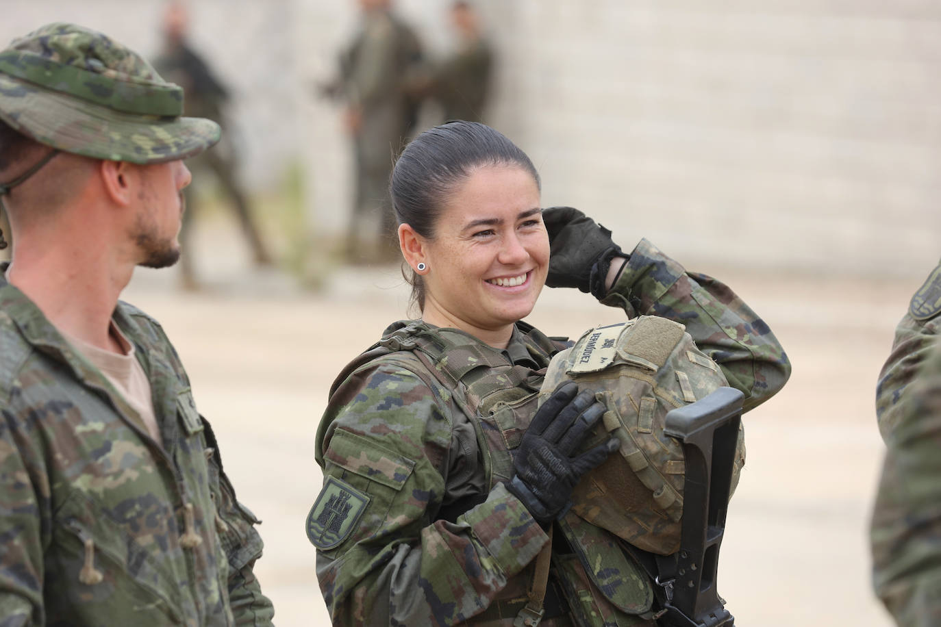 Fotos: Los militares de la BRI X se adiestran para sus misiones en el Líbano y Letonia