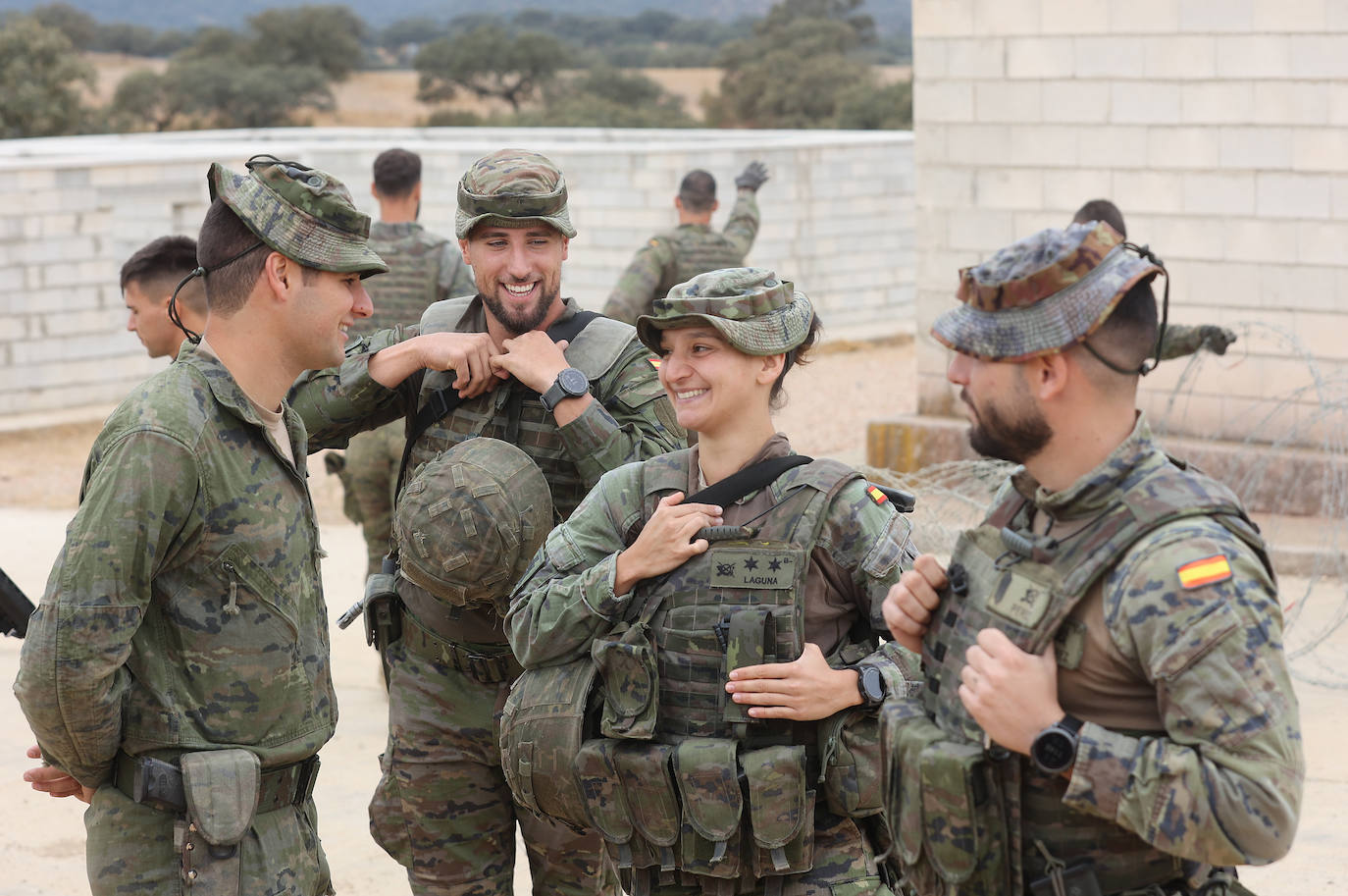 Fotos: Los militares de la BRI X se adiestran para sus misiones en el Líbano y Letonia