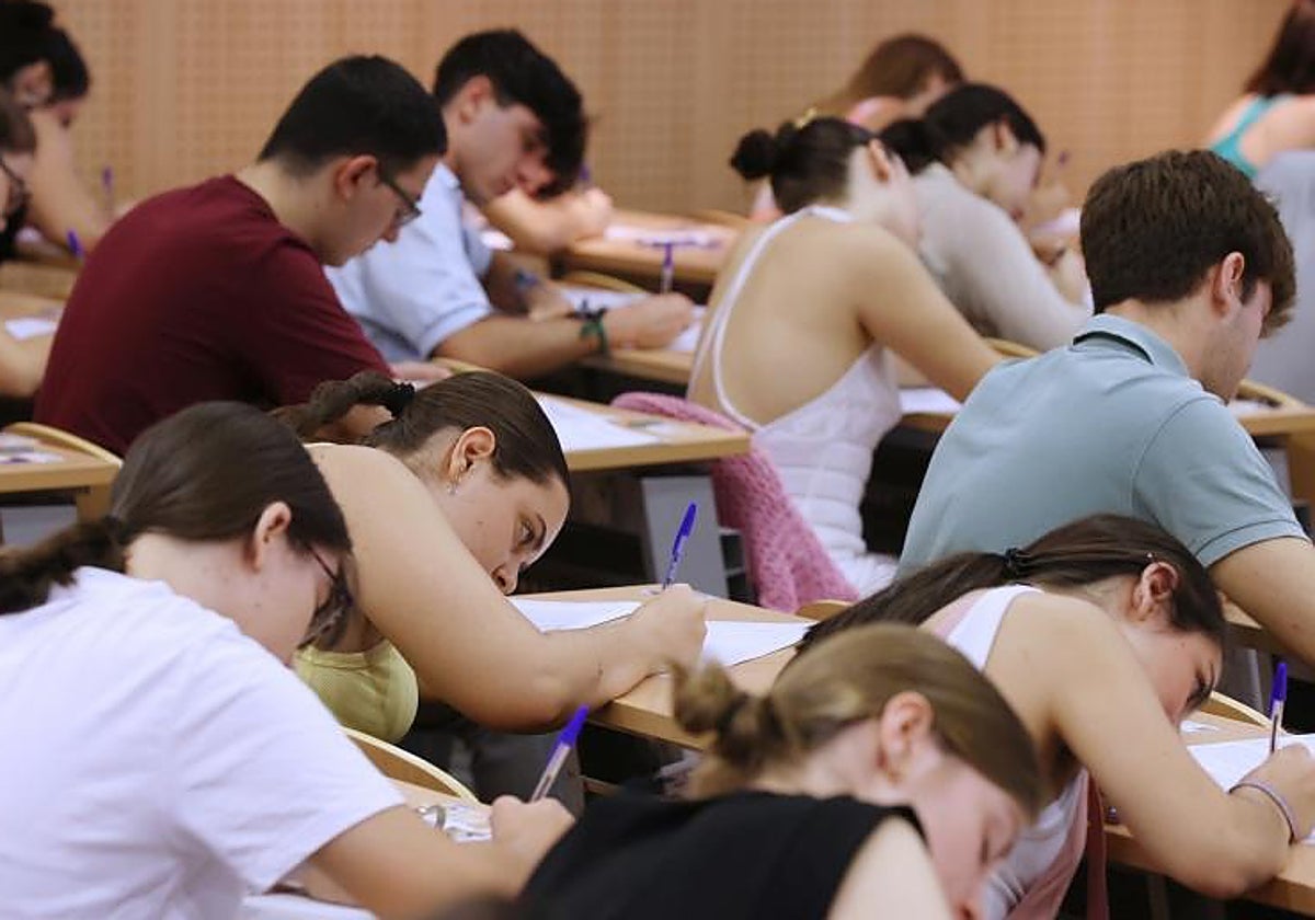Estudiantes en la prueba de acceso a la Universidad en Córdoba