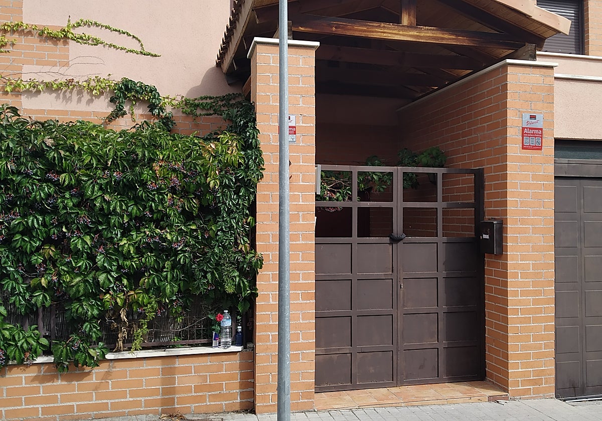 La vivienda de Lorenzo ocupada ilegalmente en la urbanización Valparaíso, esta tarde