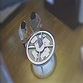 Unos ladrones se disfrazan para robar en joyerías de toda España: delatados por las cámaras de seguridad