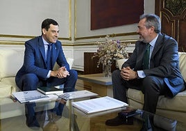 El decálogo de propuestas de acuerdo de Juanma Moreno para la legislatura encalla en el Parlamento