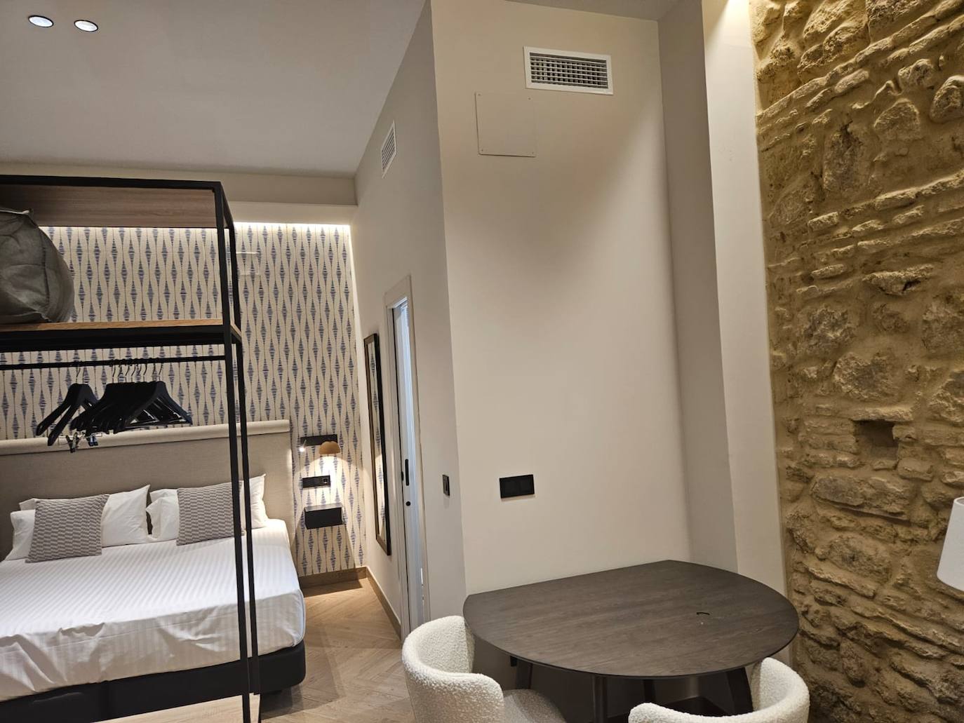 Fotos: los espectaculares nuevos apartamentos turísticos de la plaza del Potro