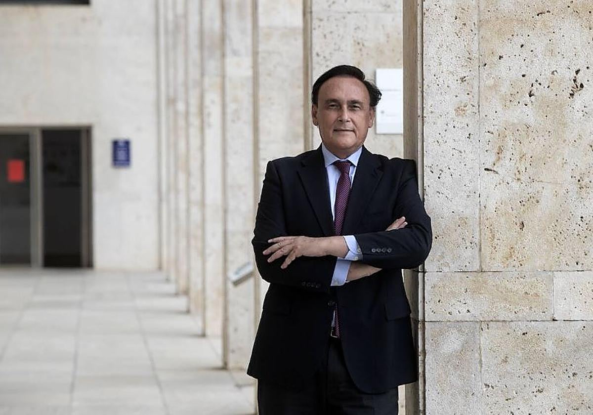 El consejero de Universidad, Investigación e Innovación, José Carlos Gómez Villamandos