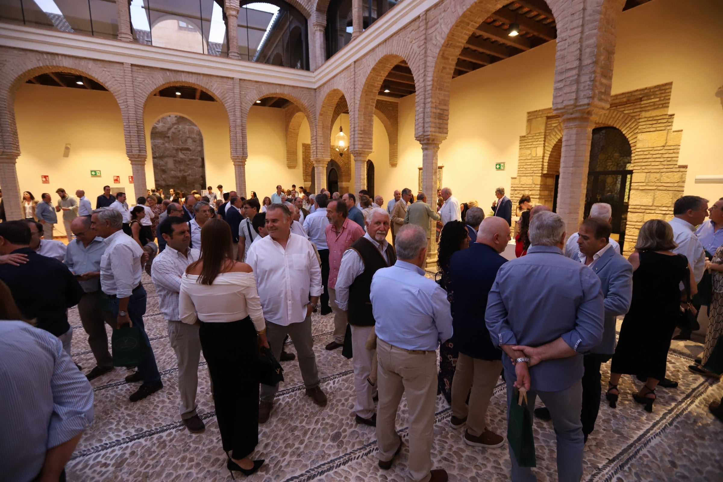 El nuevo libro de José Luis Varona sobre caza y armería, en imágenes