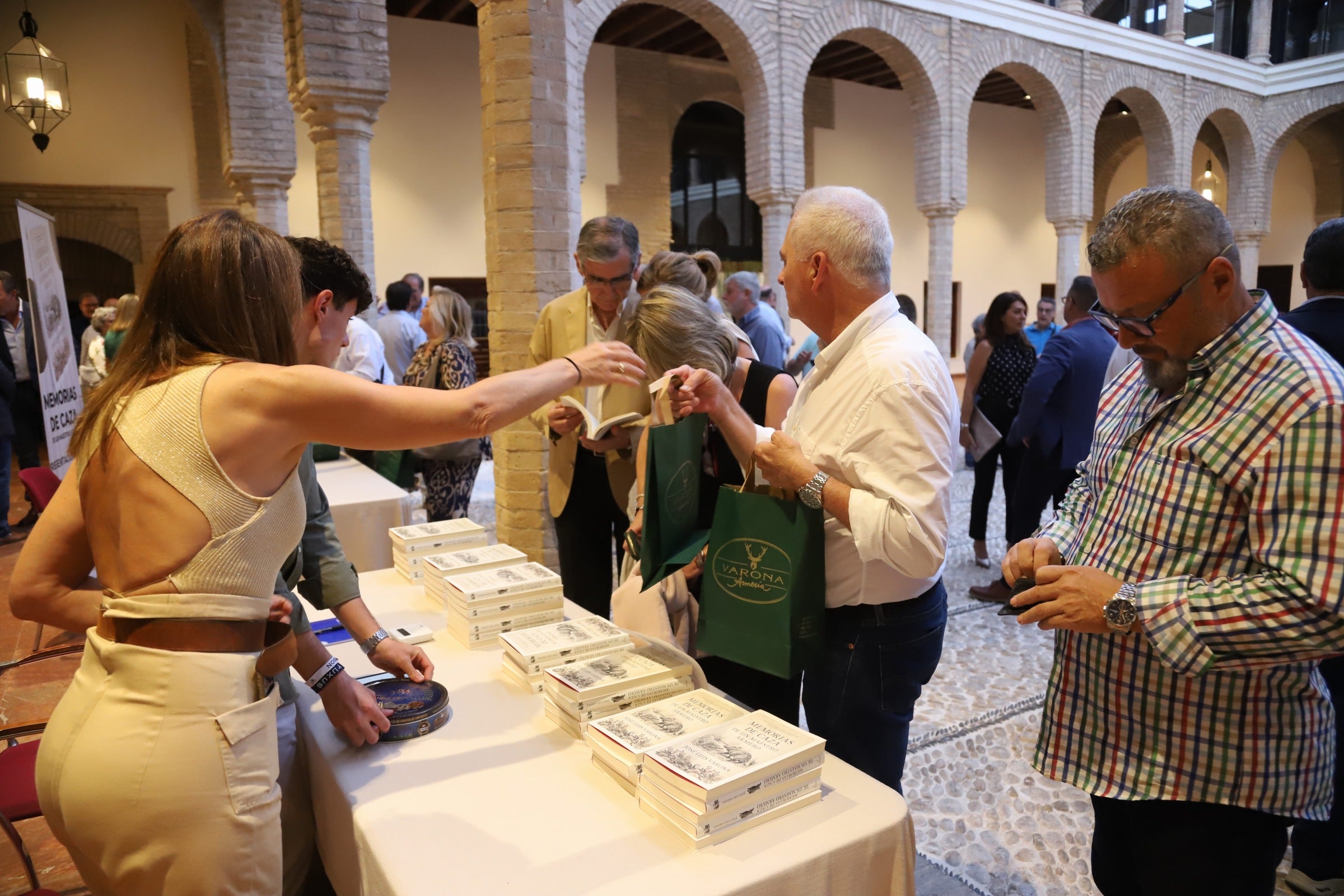 El nuevo libro de José Luis Varona sobre caza y armería, en imágenes