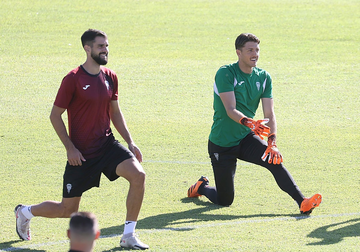 Xavi Sintes y Carlos Marín durante un entrenamiento con el Córdoba esta temporada