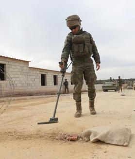 Imagen secundaria 2 - Efectivos de la brigada cordobesa durante la realización de distintos simulacros