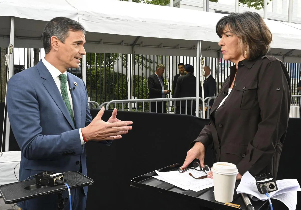 Pedro Sánchez durante su entrevista en la CNN con Christiane Amanpour