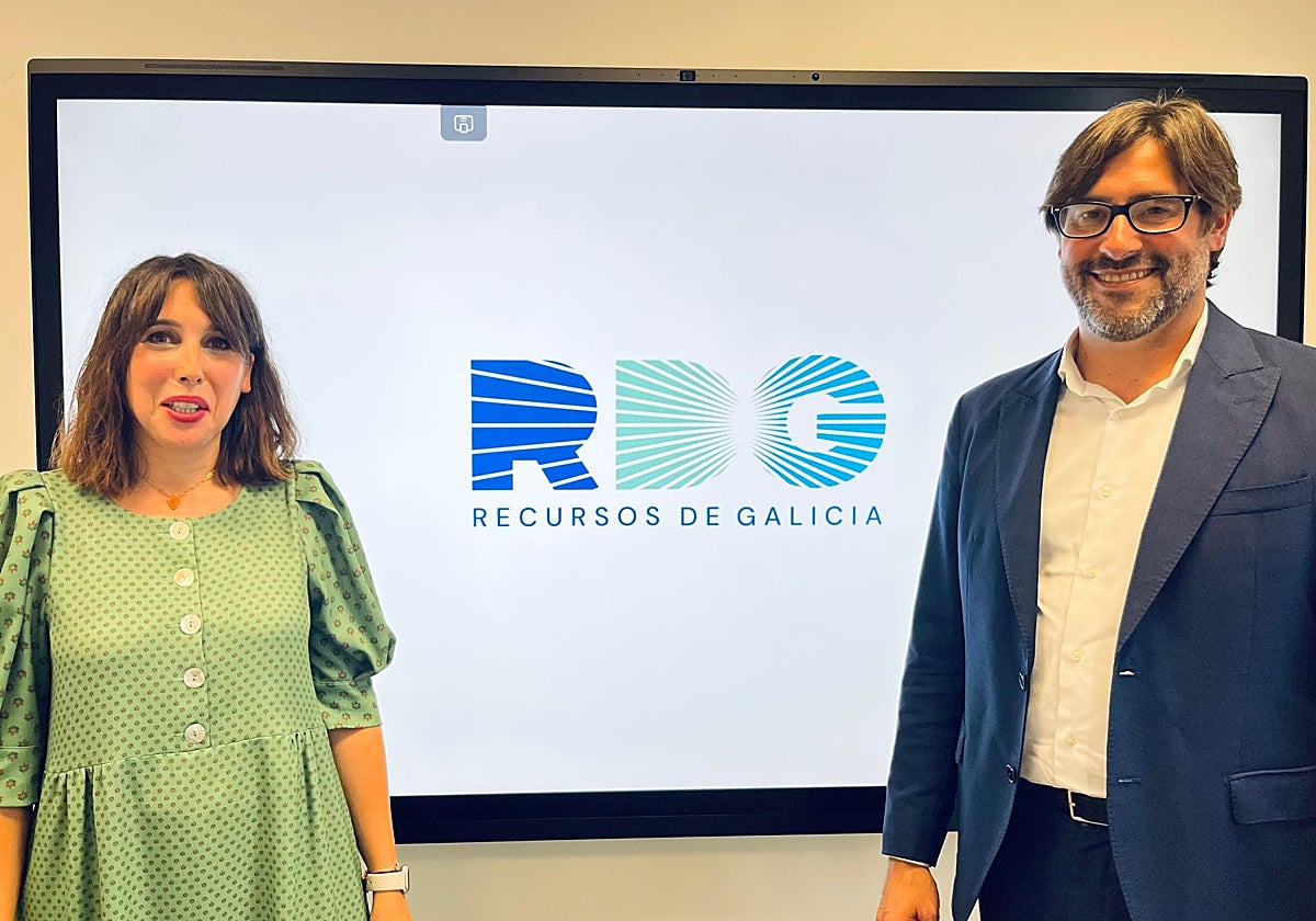 La conselleira de Economía e Industria y el consejero delegado de Recursos de Galicia en la presentación de la comercializadora