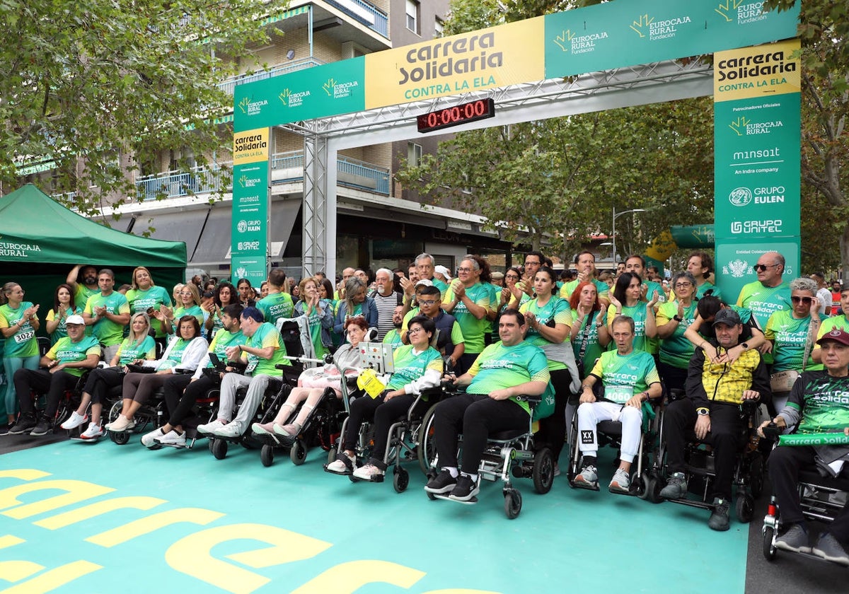 Algunos de los participantes en la carrera solidaria contra la ELA