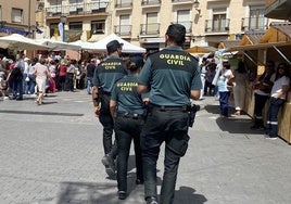 Cazan a un ladrón de coches en Valencia por su atuendo: «Vestía con sudadera negra y capucha a pleno sol y a 30 grados»