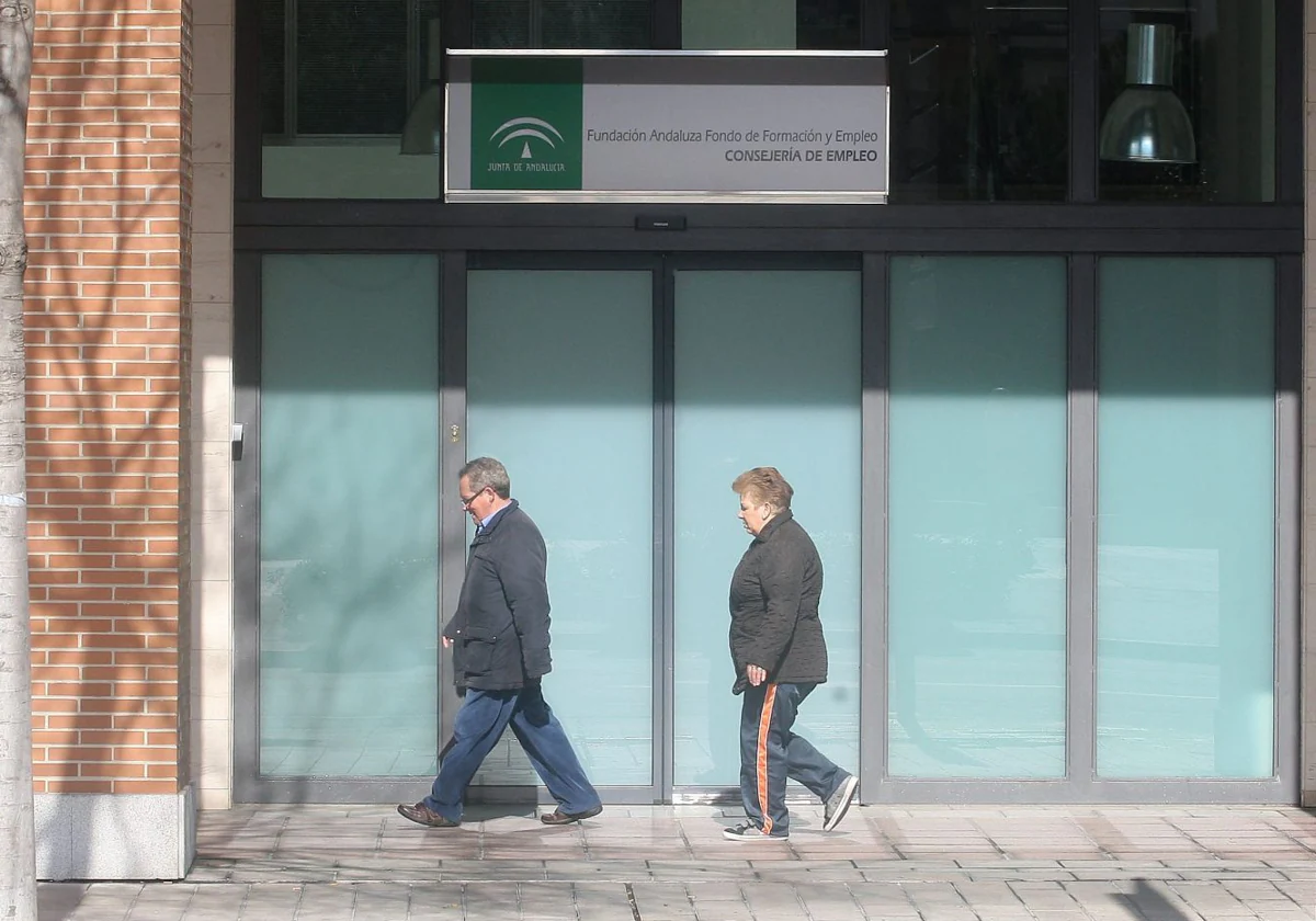 Entrada a las oficinas que la Faffe tenía en Córdoba