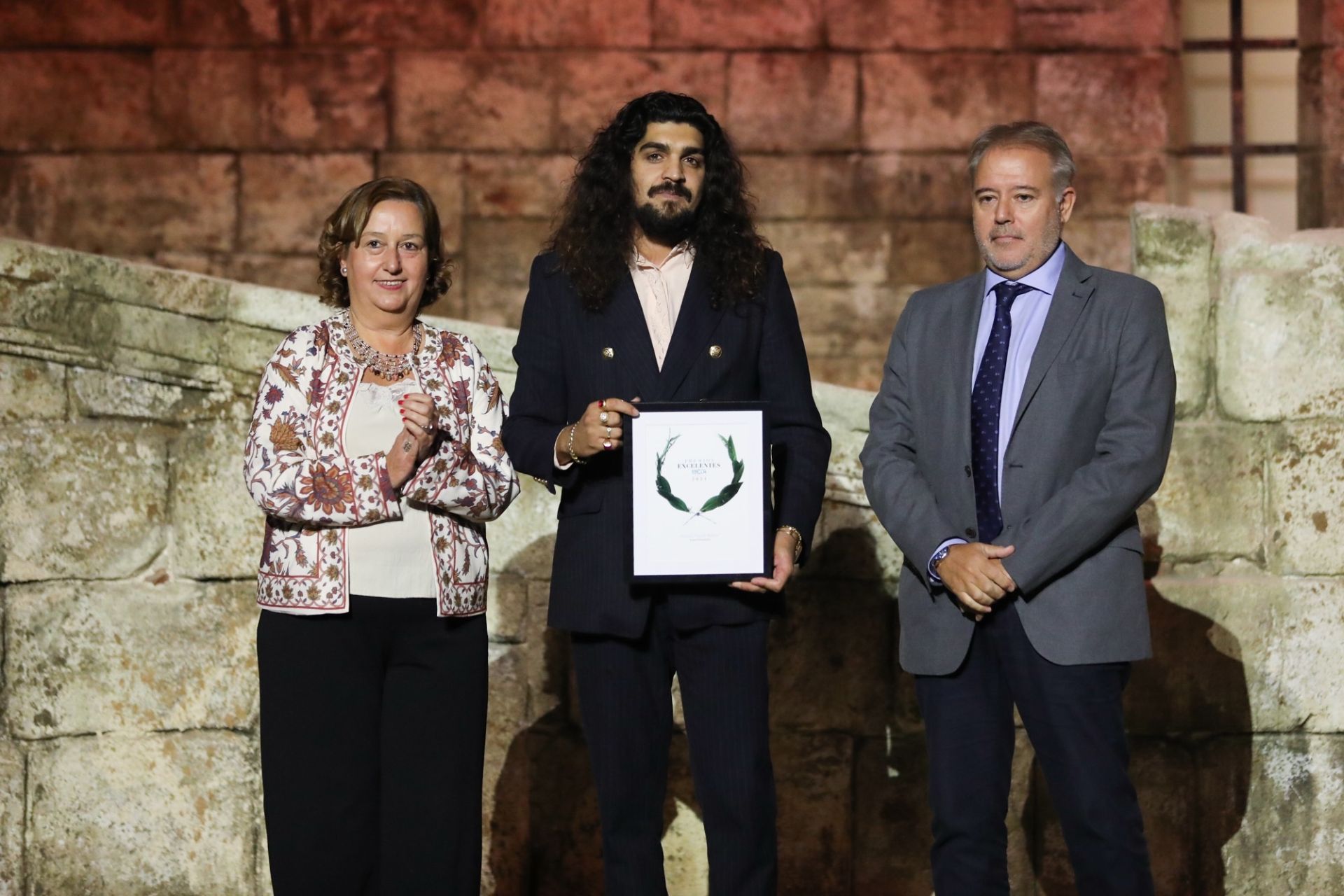 Israel Fernández, con su premio