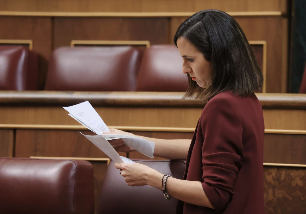 La secretaria general de Podemos, Ione Belarra, repasa su intervención en la comparecencia de Pedro Sánchez