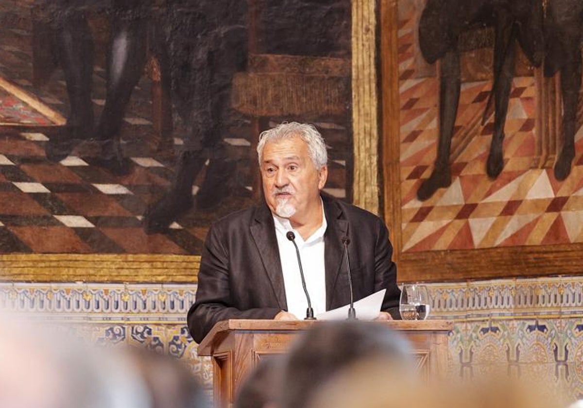 El maestro pastelero Paco Torreblanca, durante su intervención como portavoz de los premiados del '9 d'Octubre', este miércoles en Valencia