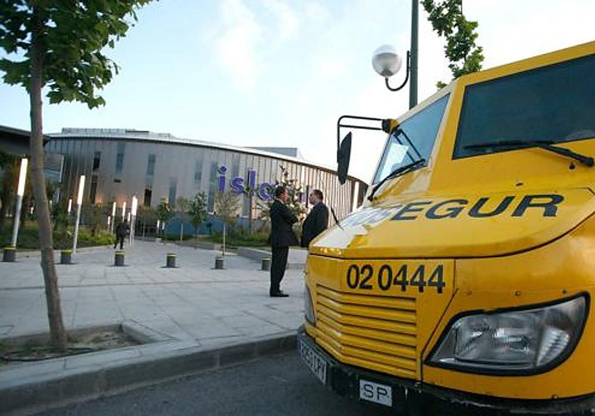 Un camión de la empresa Prosegur, que busca trabajadores en Málaga y Córdoba